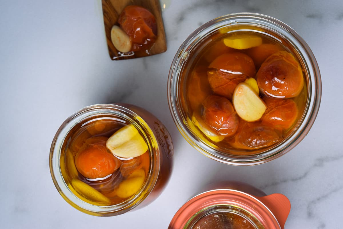 Too Easy Mushy Tomato and Garlic Bucatini - recipe by Carolyn Cohen