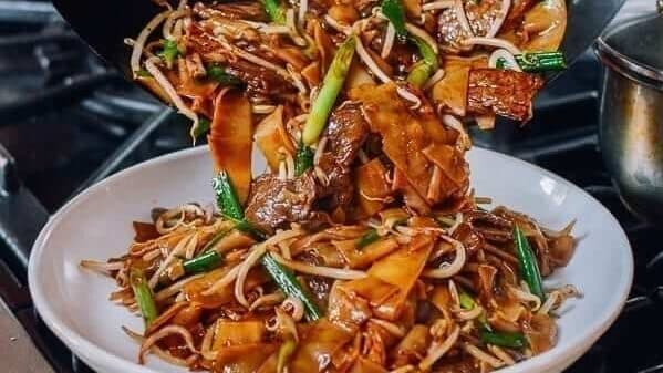 Beef Chow Fun - beef recipe by Carolyn Cohen