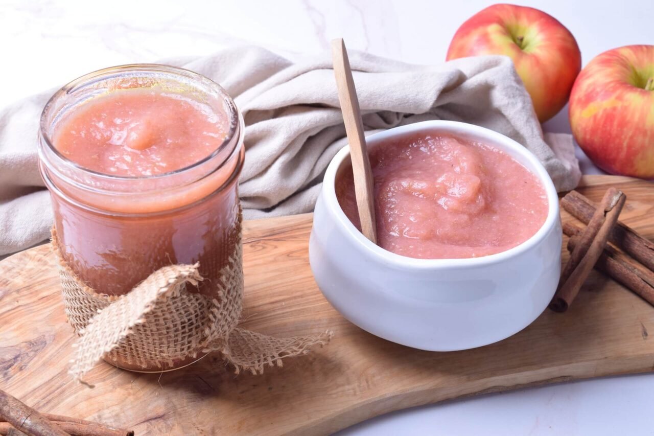 easy-homemade-applesauce-delicious-dish